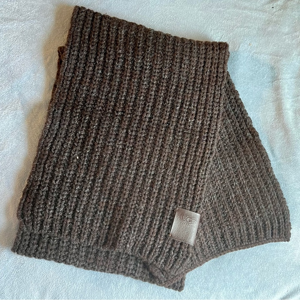 UGG Australia brown knitted scarf